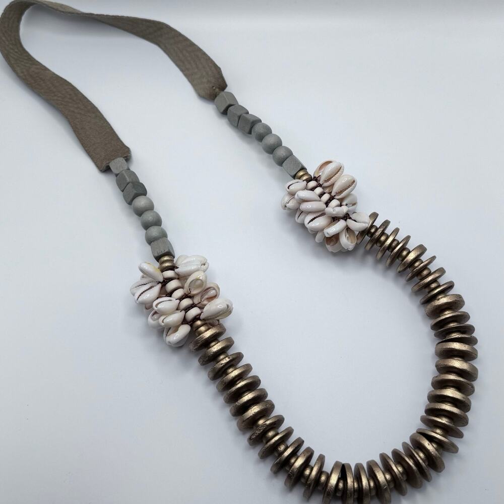 ⭐️Regan Allison Handmade Wood Bead Necklace